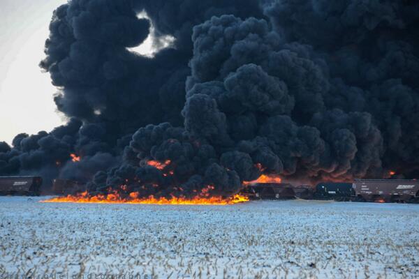 BNSF Engineer Who Manned Exploding North Dakota "Bomb Train" Sues Former Employer - DeSmog