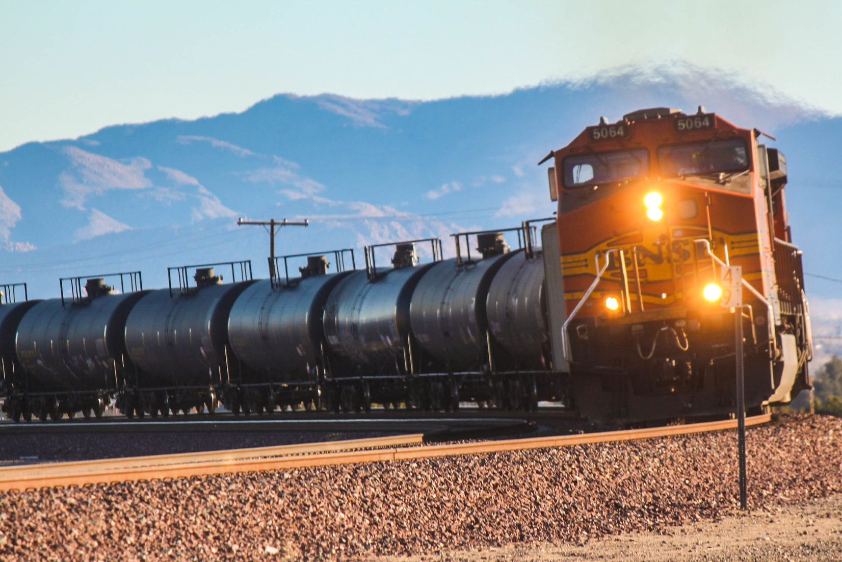 Oil Trains Remain Industry’s Long-term Plan for Shipping to West Coast ...