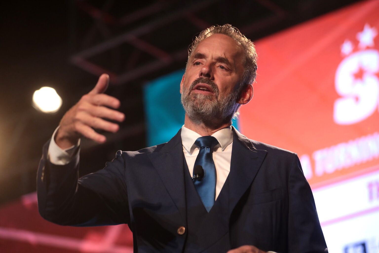 Jordan Peterson at Turning Point USA event. Photo by Gage Skidmore / Wikimedia Commons