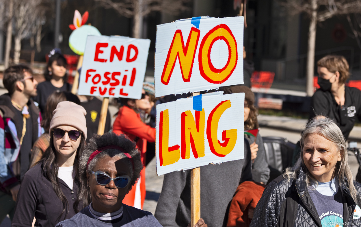 Activists disrupt Americas Energy Summit
