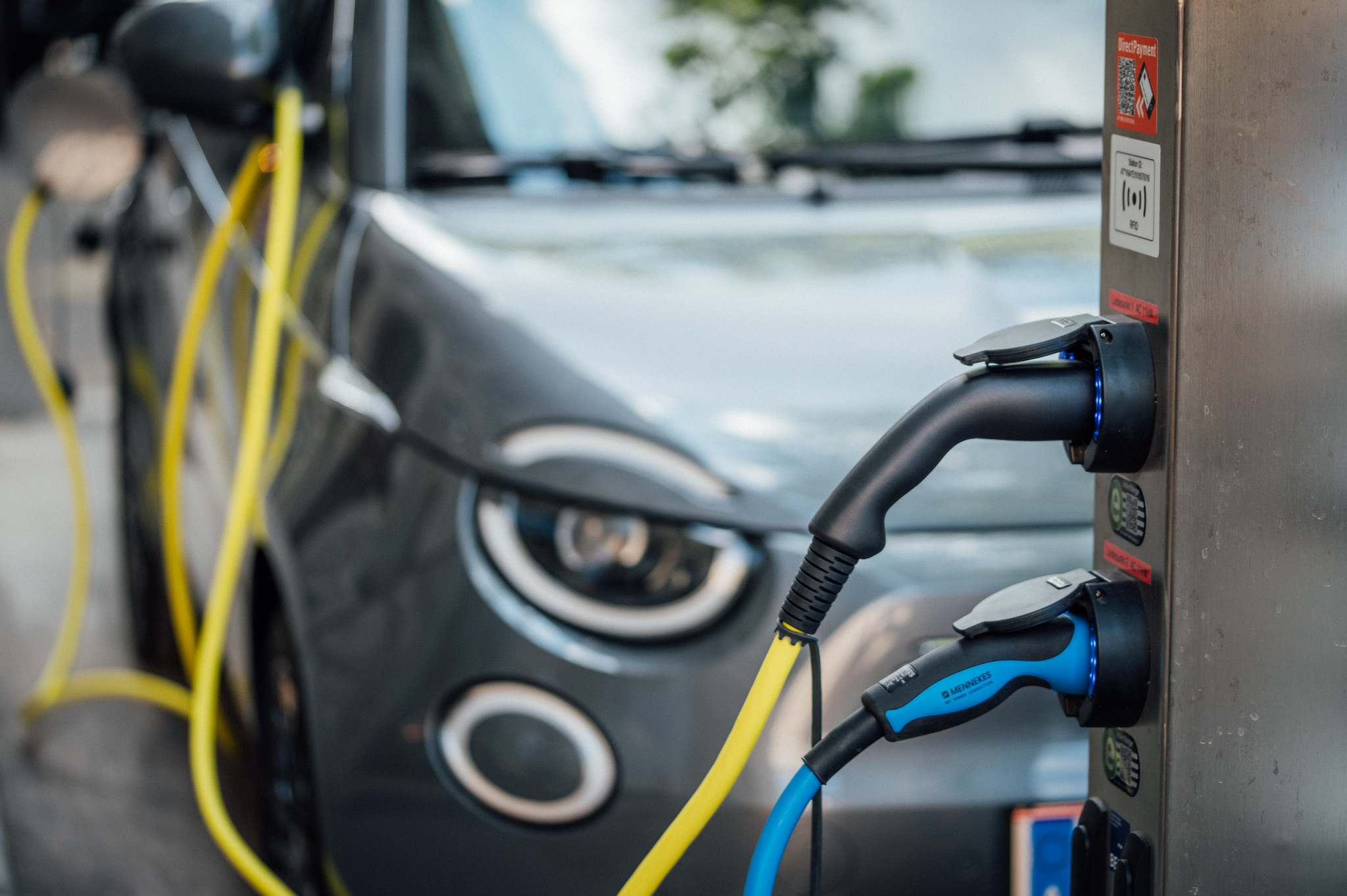 photo of Atlas-Affiliated Think Tank Wants Canada to Pump Breaks on EVs image