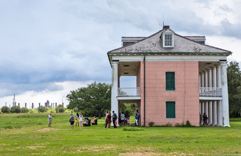 Tour group outside the Malus-Beauregard House at the Chalmette Battleground