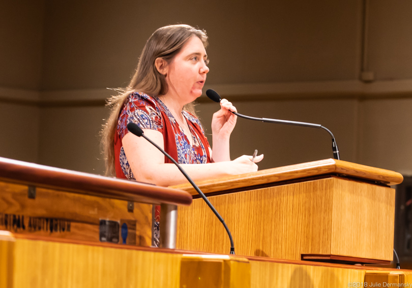 Grace Morris, a community organizer with the Sierra Club, speaking at the utilities committee meeting.