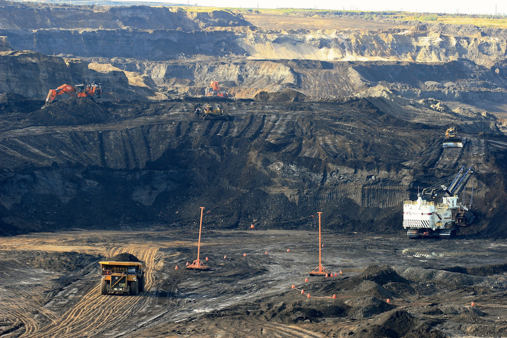 Shell tar sands mine in Alberta